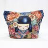 sac trapèze poupée kokeshi fond bleu